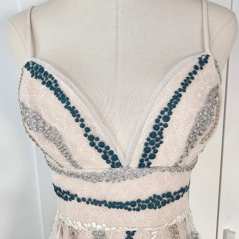 BCBGMAXAZRIA NWT Lilian Dress Sz 6 Ivory, silver, gold, teal Prom, Formal - Picture 8 of 16